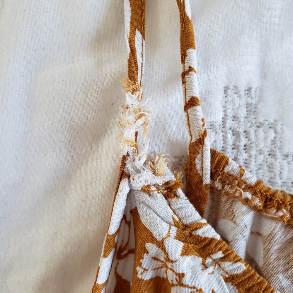 Old Navy Floral Romper Size L - Picture 3 of 6